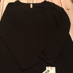 LuLaroe brand new solid black lynnae top size 2XL